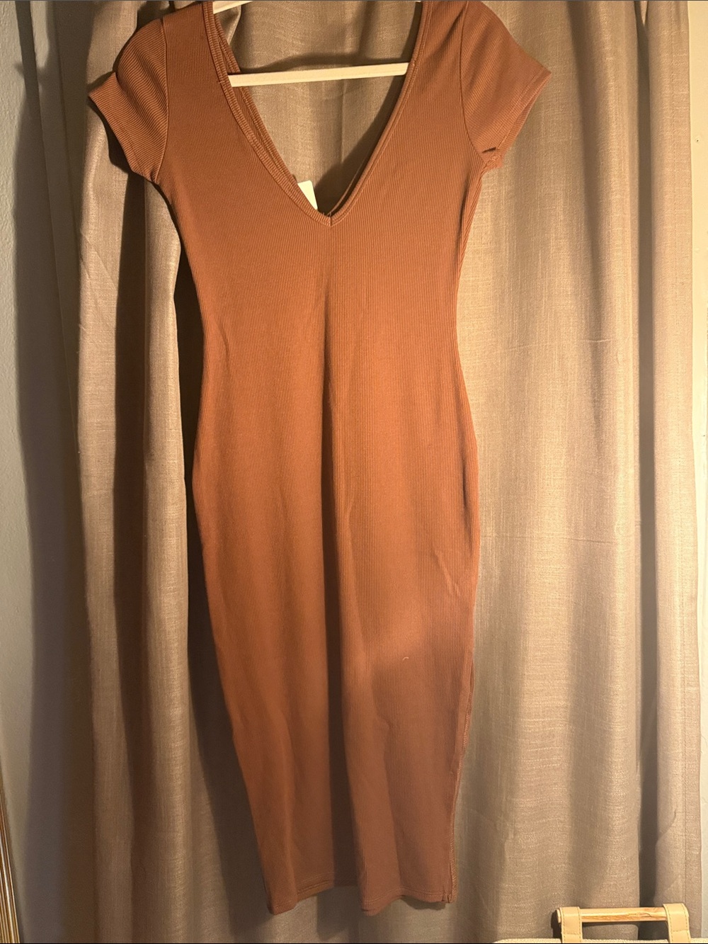 Windsor Rust V-Neck Sleeve Midi Dress
